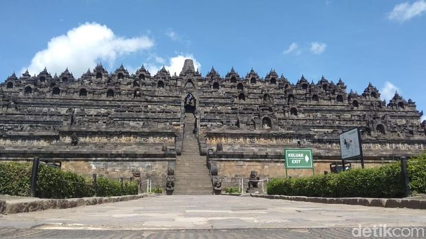 Momen Langka! Ketika Turis Hilang dari Candi Borobudur