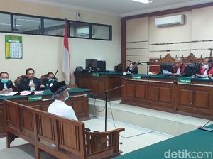 Korupsi Rp 10,8 M, Mantan Bupati Trenggalek Divonis 4 Tahun 6 Bulan Penjara