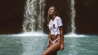 Lauren mengenal Instagram dari saudara kembarnya. Kembarannya itu sudah lebih dulu menjadi influencer, namun di di bidang makanan dan workout  (Instagram Lauren Bullen)