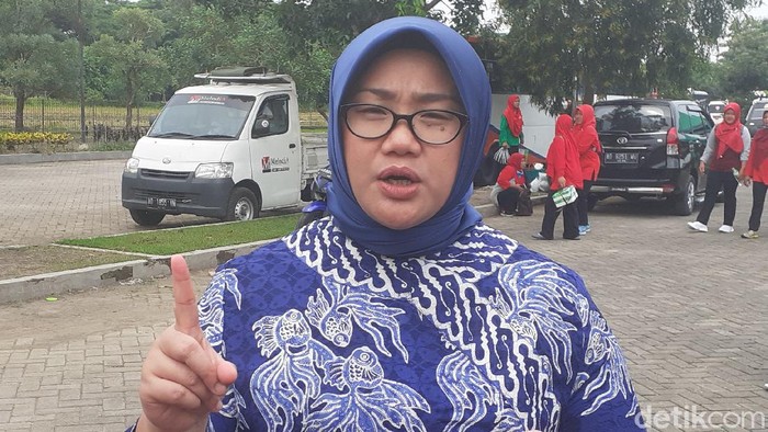 Bupati Sragen, Kusdinar Untung Yuni Sukowati, Senin (16/3/2020).