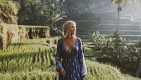 Lauren pun terinspirasi untuk bisa seperti kembarannya, Ellie, mendapatkan cuan dari Instagram. Dia mulai membagikan pengalaman traveling di Instagram pada 2013 (Instagram Lauren Bullen)