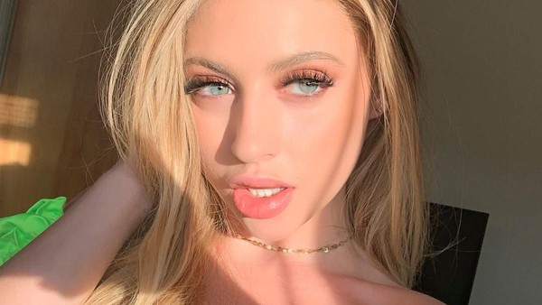 Ini Influencer Kontroversial, Bikin Tantangan Virus Corona Jilati Toilet