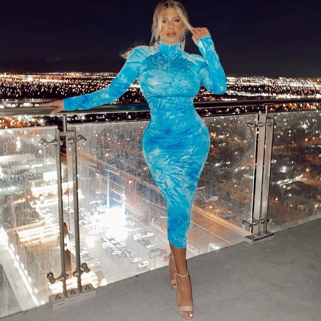 Sejumlah wanita sering kali diblokir media sosial karena dianggap mengunggah foto atau video yang provokatif. Influencer Neyleen Ashley pun beberapa kali mengalaminya. Padahal ia mengaku tidak berpakaian seksi dalam postingannya. Foto: Dok. Instagram