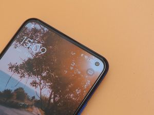 Vivo V19, Jagoan Foto Malam yang Punya Punch Hole Terkecil
