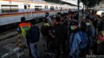 Aktivitas Penumpang KRL di Jakarta Masih Normal