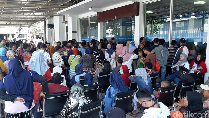 Pelayanan di Disdukcapil Kota Bogor Disdukcapil Kota Bogor mengeluarkan kebijakan pembatasan pencetakan e-KTP. Hal itu dilakukan selama masa tanggap darurat bencana Corona.