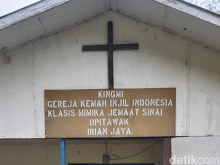 KKB Papua menjadikan gereja sebagai persembunyian. Bahkan mereka membakar gereja di Tembagapura (dok. istimewa)