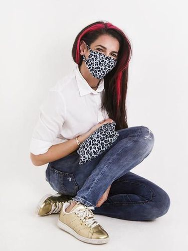 Adik Ipar George Clooney Dikritik karena Jual Masker Seharga Rp 400 Ribuan