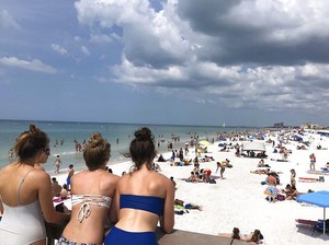 Pantai Clearwater Berpesta Saat Wabah Corona, Lalu... Tutup