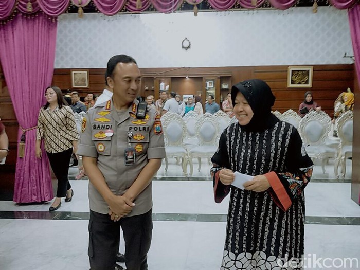 Satresnarkoba Polrestabes Surabaya membongkar pengedaran pil koplo di Surabaya. Ada 7 juta pil koplo yang disita polisi dari 10 tersangka.