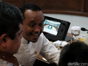 Bahlil Sulit Penuhi Target Jokowi Bereskan Investasi Mangkrak Bulan Ini