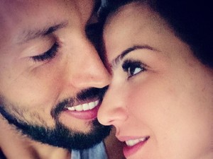 Momen Haru Ezequiel Garay dan Istri yang Dipisahkan Corona