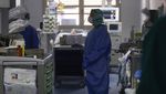Petugas Medis di Italia Bahu Membahu Merawat Pasien Corona