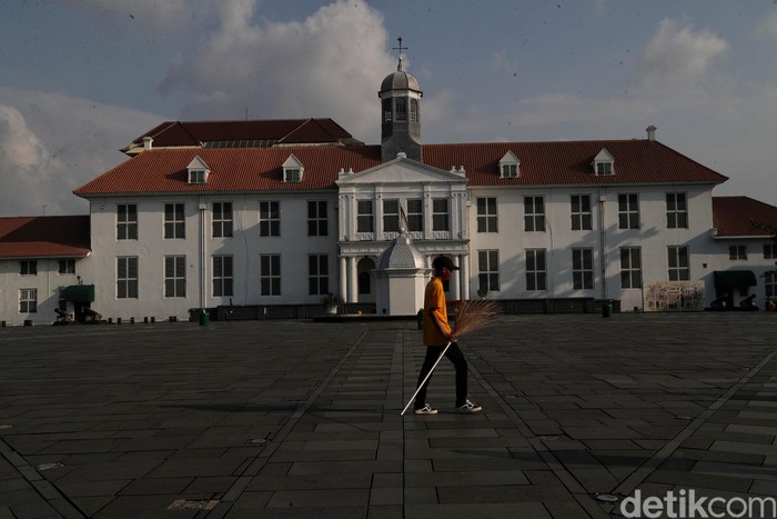 Destinasi wisata di sejumlah kawasan Ibu Kota terpaksa ditutup sementara imbas merebaknya virus corona. Kota Tua menjadi salah satu diantaranya.
