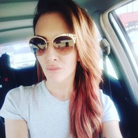 Pada awal 2000-an karier Mercedes di industri pemodelan cukup baik. Ia pun memutuskan untuk merahasiakan pekerjaannya sebagai penari striptis karena khawatir. Saya telah menyabotase diri saya selama bertahun-tahun karena khawatir ini akan terbongkar. Pada awal 2000-an karier saya berjalan cukup baik di industri pemodelan, mendapatkan banyak minat dan saya selalu khawatir, terangnya. Foto: Instagram