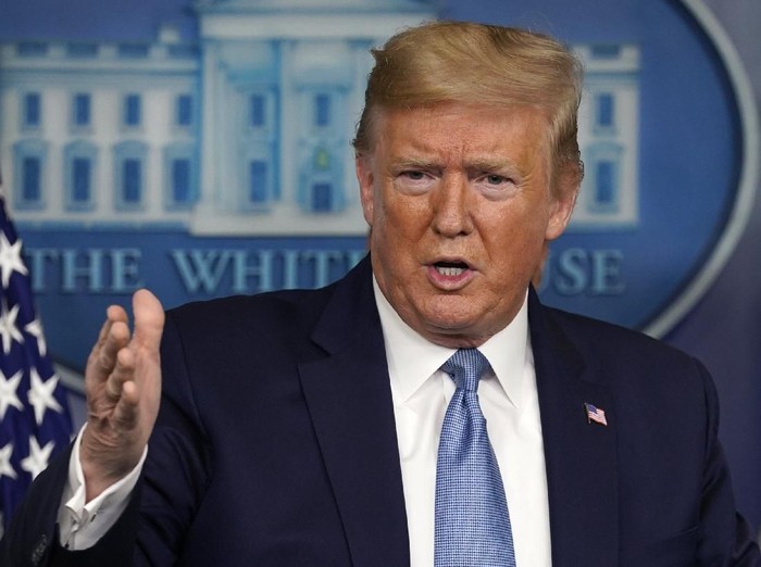 Presiden Amerika Serikat (AS) Donald Trump memprediksi kasus corona di AS akan berakhir pada bulan Juli. Kok bisa?