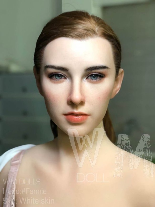 Boneka seks ini diklaim sangat mirip dengan wanita sungguhan. Perusahaan yang memproduksi boneka tersebut mengatakan bahwa boneka produksinya menggunakan rambut manusia agar semakin terasa seperti wanita hidup.  Foto: dok. Sillicon Lovers