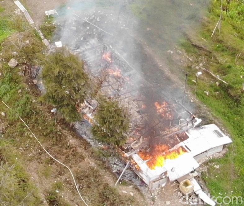 KKB Papua menjadikan gereja sebagai persembunyian. Bahkan mereka membakar gereja di Tembagapura (dok. istimewa)