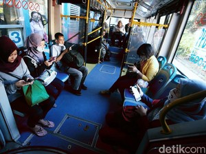Sosialisasi Pakai Masker di TransJ-MRT-LRT Cegah Corona Dimulai Hari Ini