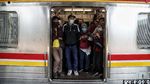 Aktivitas Penumpang KRL di Jakarta Masih Normal