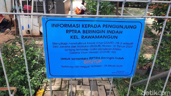 RPTRA di Jakarta ditutup.
