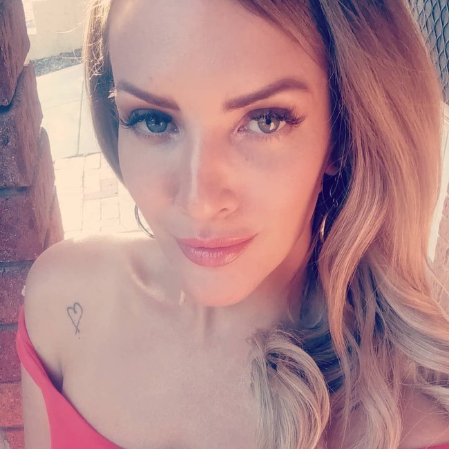 Mercedes mulai bekerja sebagai penari telanjang pada usia 18 tahun ketika ia pergi ke klub dan langsung tertarik oleh industri tersebut. Saya pergi untuk minum-minum dan agak tertarik, saya mulai sekitar dua minggu setelah berkunjung ke klub itu, kata Mercedes seperti dilansir Daily Star. Foto: Instagram