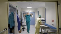 Seperti diketahui, Italia menjadi salah satu negara dengan jumlah kasus dan korban tewas akibat COVID-19 yang cukup tinggi di luar China. AP Photo/Luca Bruno.