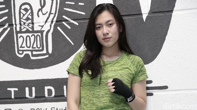 Resiah Lim, Mantan Asisten Ashanty yang Bikin Salfok