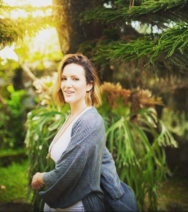 Mercedes Michaels mengungkapkan rahasia yang ia simpan selama hampir 20 tahun mengenai profesinya. Selain menjadi model, penata rambut, dan kini menjadi penulis yang sukses, Mercedes juga bekerja sebagai penari striptis. Foto: Instagram