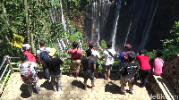 Wisata air terjun Tumpak Sewu yang biasanya dikunjungi oleh wisatawan mancanegara sebanyak 1.000-1.500 wisatawan kini hanya didatangi sebanyak 800 wisatawan mancanegara (Foto: Nur Hadi Wicaksono/detikcom)