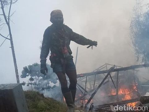KKB Tak Punya Markas, Tempat Ibadah Warga Dirampas