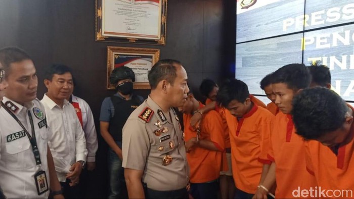 Polrestabes Palembang tangkap 5 kurir narkoba, sabu seberat 2 kg diamankan (Raja Adil/detikcom)