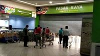 Besok Mulai Lockdown, Warga Malaysia Sudah Padati Pusat Perbelanjaan
