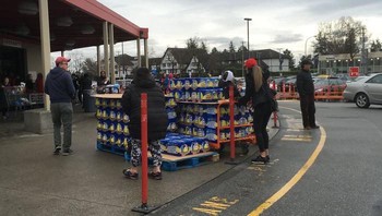 Jangan menjadi seperti manusia ini. Foto: Bored Panda