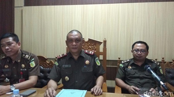 Kajari Kabupaten Magelang, Rivo CH M Medellu di kantornya, Selasa (17/3/2020).