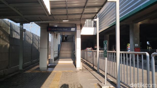 Anies Cabut Pembatasan, Tak Ada Lagi Antrean di Stasiun MRT Lebak Bulus