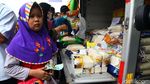 Warga Serbu Operasi Pasar Bulog