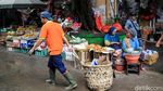 Hiruk Pikuk Pasar Kebayoran Lama Saat Pandemi Corona