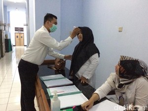 Cegah Corona, PNS Ciamis Dicek Suhu Tubuh Sebelum Rapat Kerja