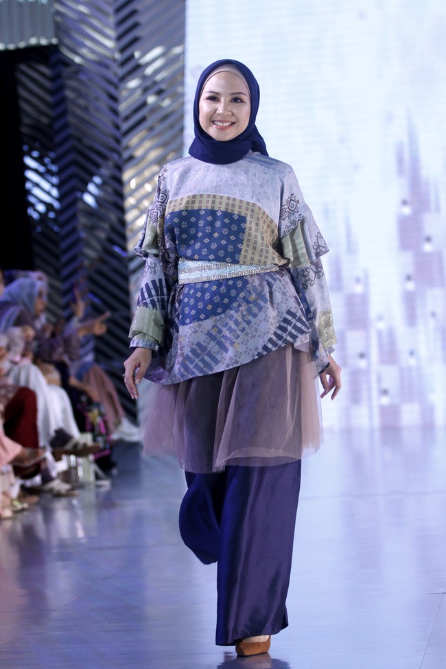 Ria Miranda menghadirkan koleksi terbarunya yang bertajuk Dayu di Fashion Nation 2020, Senayan City, Jakarta. Jumat [13/3/2020]. Foto: Mohammad Abduh/Wolipop