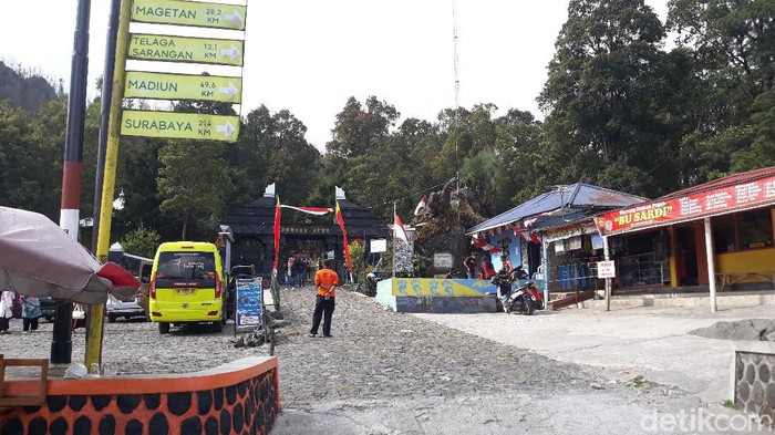 Jalur pendakian Gunung Lawu ditutup sementara mulai hari ini. Penutupan untuk mencegah penyebaran virus corona.