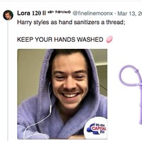 Harry Styles kalau jadi hand sanitizer beraroma lavender, akan seperti ini rupanya. Foto: Twitter