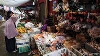 Pasar yang terletak di Jakarta Selatan tersebut tetap buka saat virus corona telah ditetapkan menjadi pandemi oleh WHO.