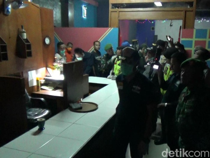 Satgasus Covid-19 menutup tempat hiburan yang beroperasi di tengah wabah Corona