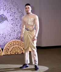 Baju Lebaran transparan yang jadi kontroversi