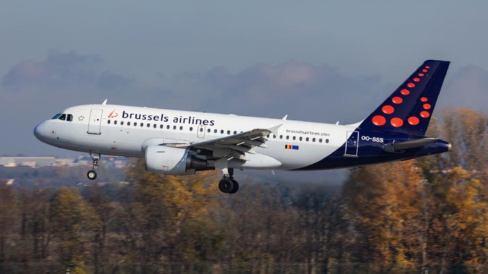 Budapest / Hungary - November 11, 2019: Brussels Airlines Airbus A319 OO-SSS passenger plane arrival and landing at Budapest Airport