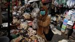 Hiruk Pikuk Pasar Kebayoran Lama Saat Pandemi Corona