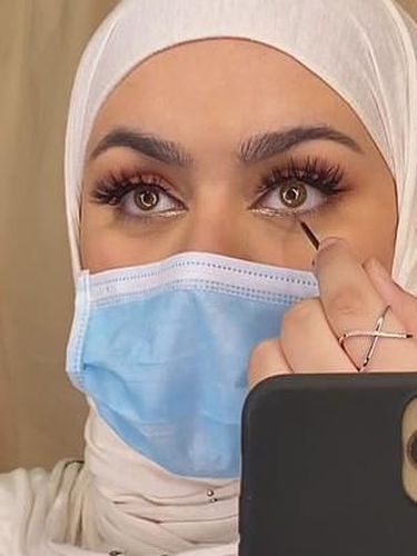 Beauty Influencer Irak Dihujat karena Berikan Tutorial Makeup Bertema Corona