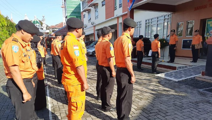 Personel Basarnas Semarang mengantiipasi penyebaran COVID-19