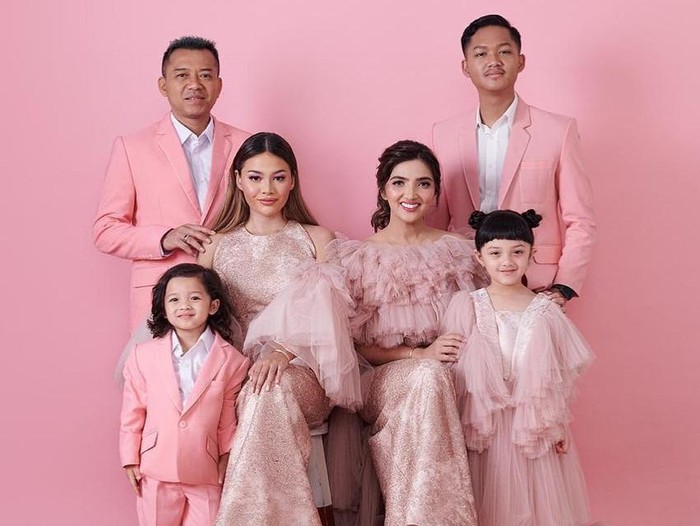 Keluarga Anang Hermansyah dan Ashanty Keluarga Anang Hermansyah dan Ashanty